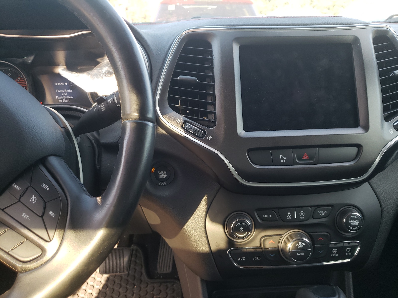 Photo 9 from auction – 2019 JEEP CHEROKEE T with VIN 1C4PJMBXXKD298548