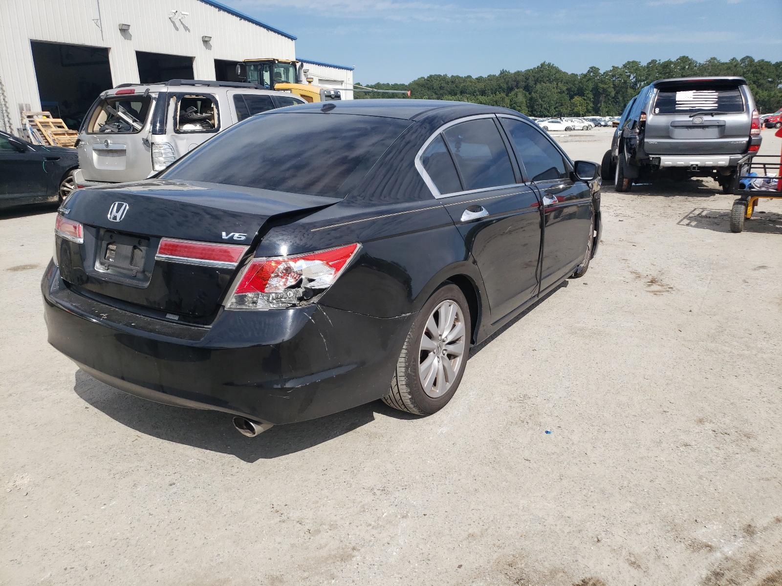 Photo 4 from auction – 2011 HONDA ACCORD EXL with VIN 1HGCP3F83BA010267