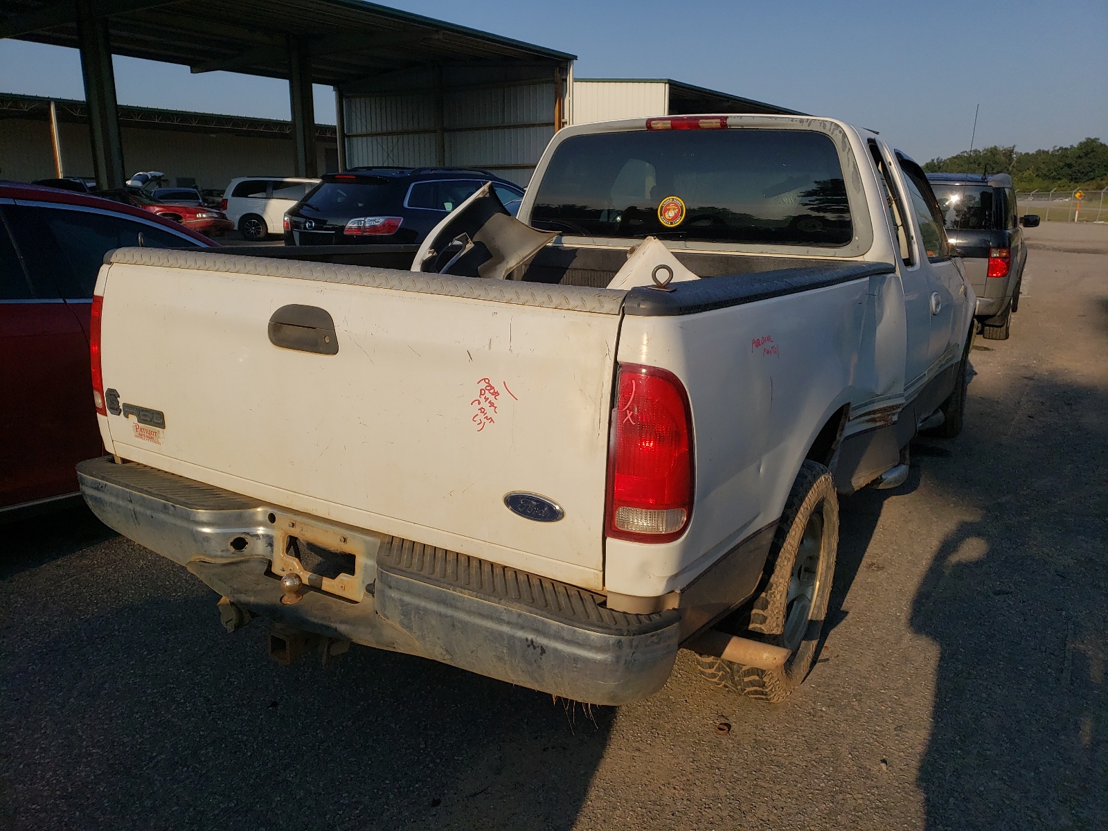 Photo 4 from auction – 1998 FORD F150 with VIN 1FTRX17L0WNA68786
