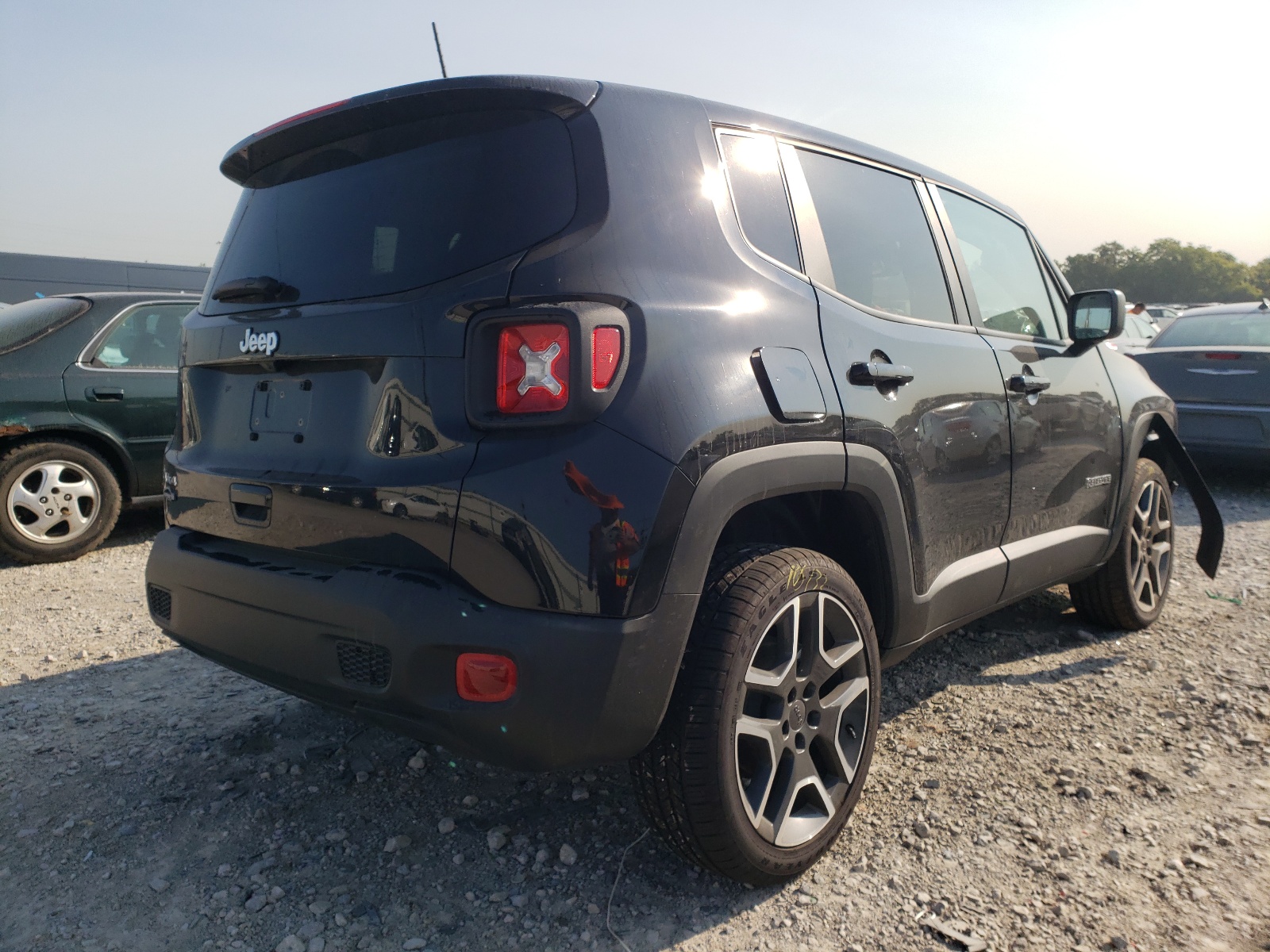 Photo 4 from auction – 2021 JEEP RENEGADE S with VIN ZACNJDAB1MPM41336