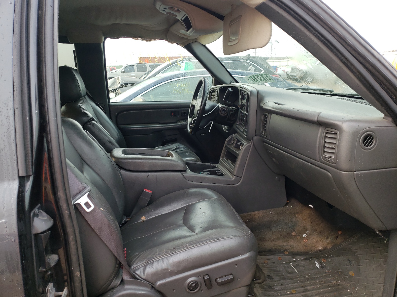 Photo 5 from auction – 2005 CHEVROLET SILVERADO with VIN 2GCEK19B551261744