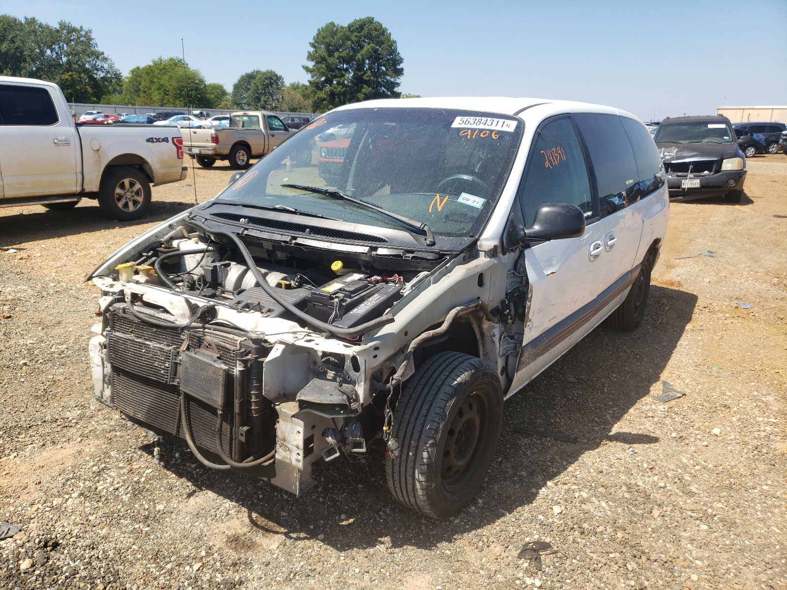 Photo 2 from auction – 1999 DODGE GRAND CARA with VIN 2B4GP44G6XR239106