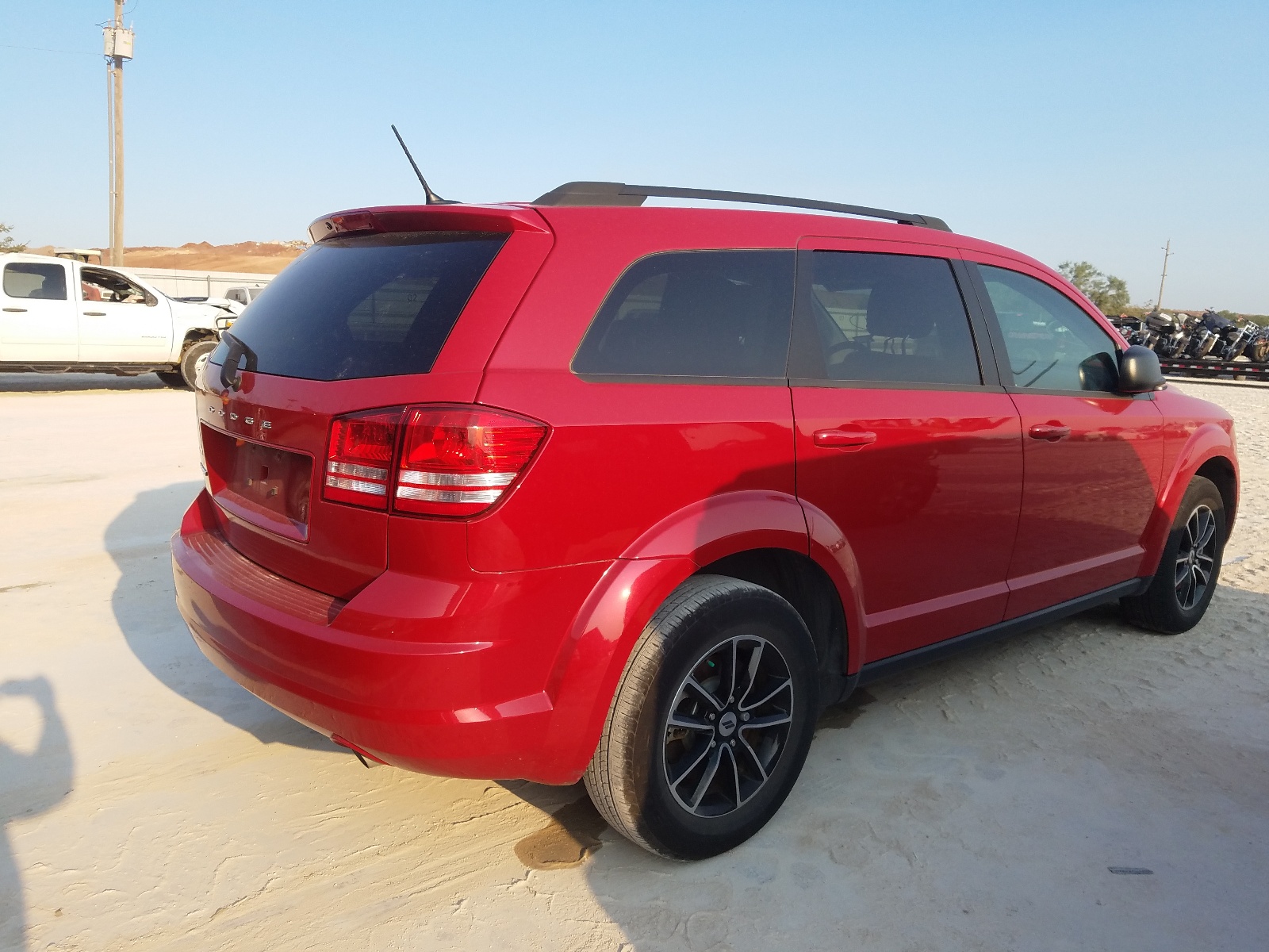 Photo 4 from auction – 2018 DODGE JOURNEY SE with VIN 3C4PDCAB5JT158861