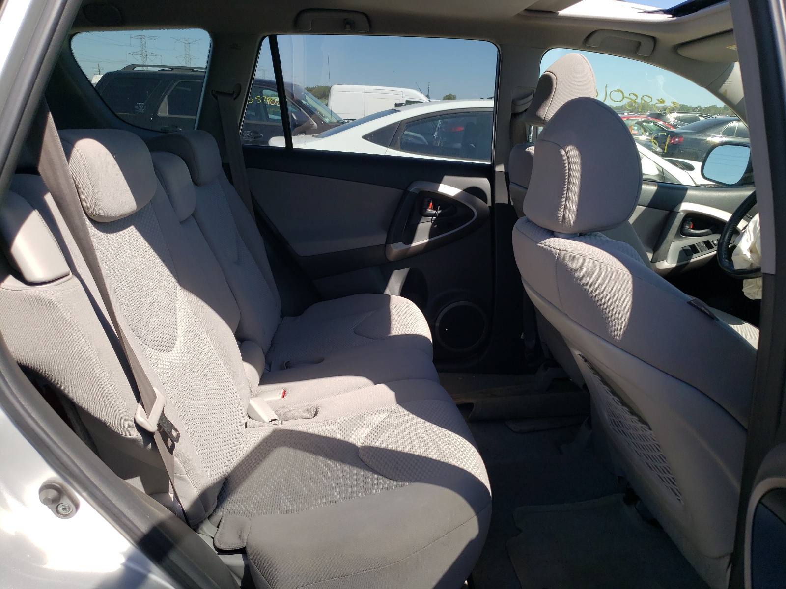 Photo 6 from auction – 2007 TOYOTA RAV4 LIMIT with VIN JTMBD31V976024412