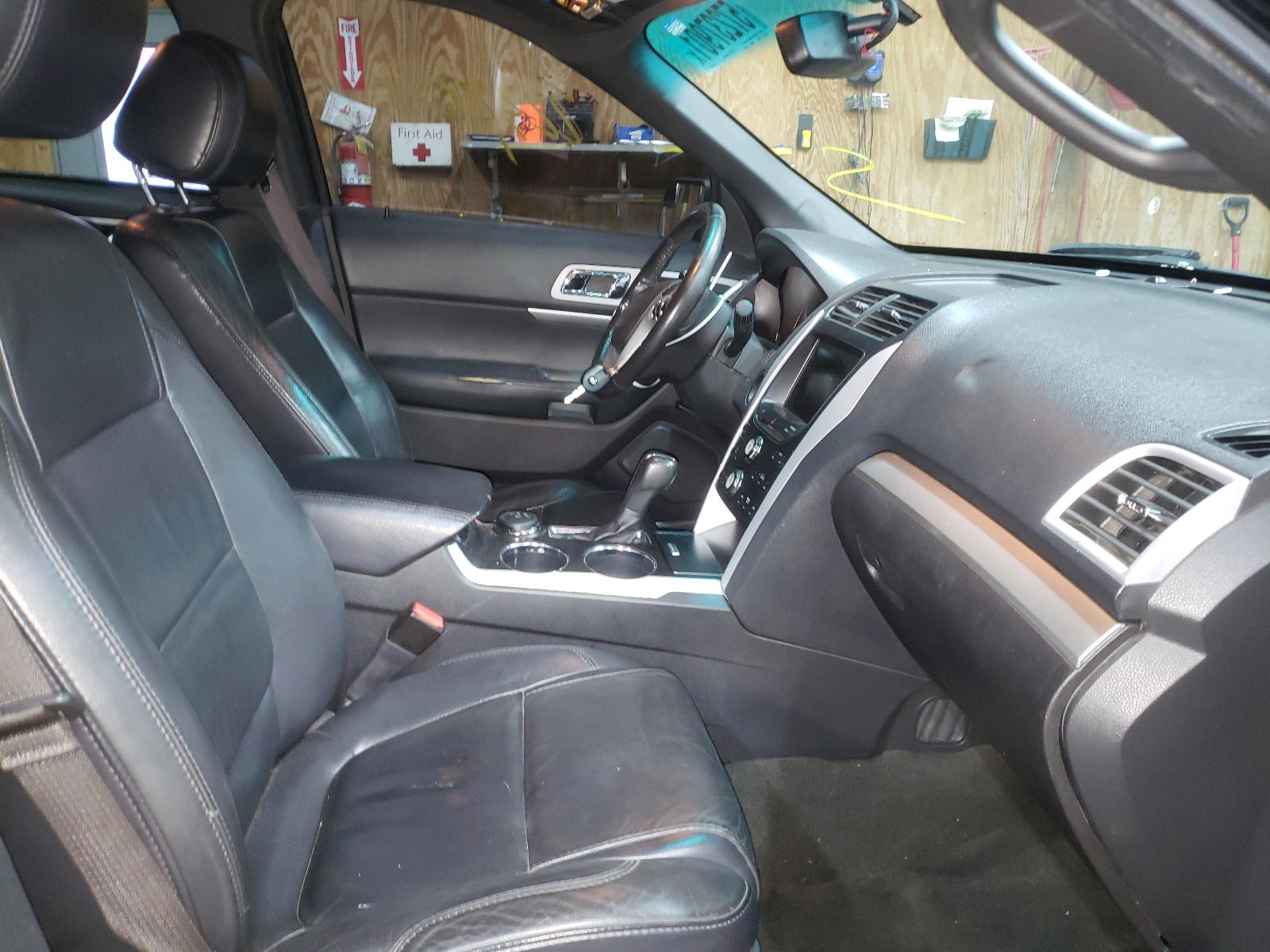 Photo 5 from auction – 2012 FORD EXPLORER X with VIN 1FMHK8D87CGA19972