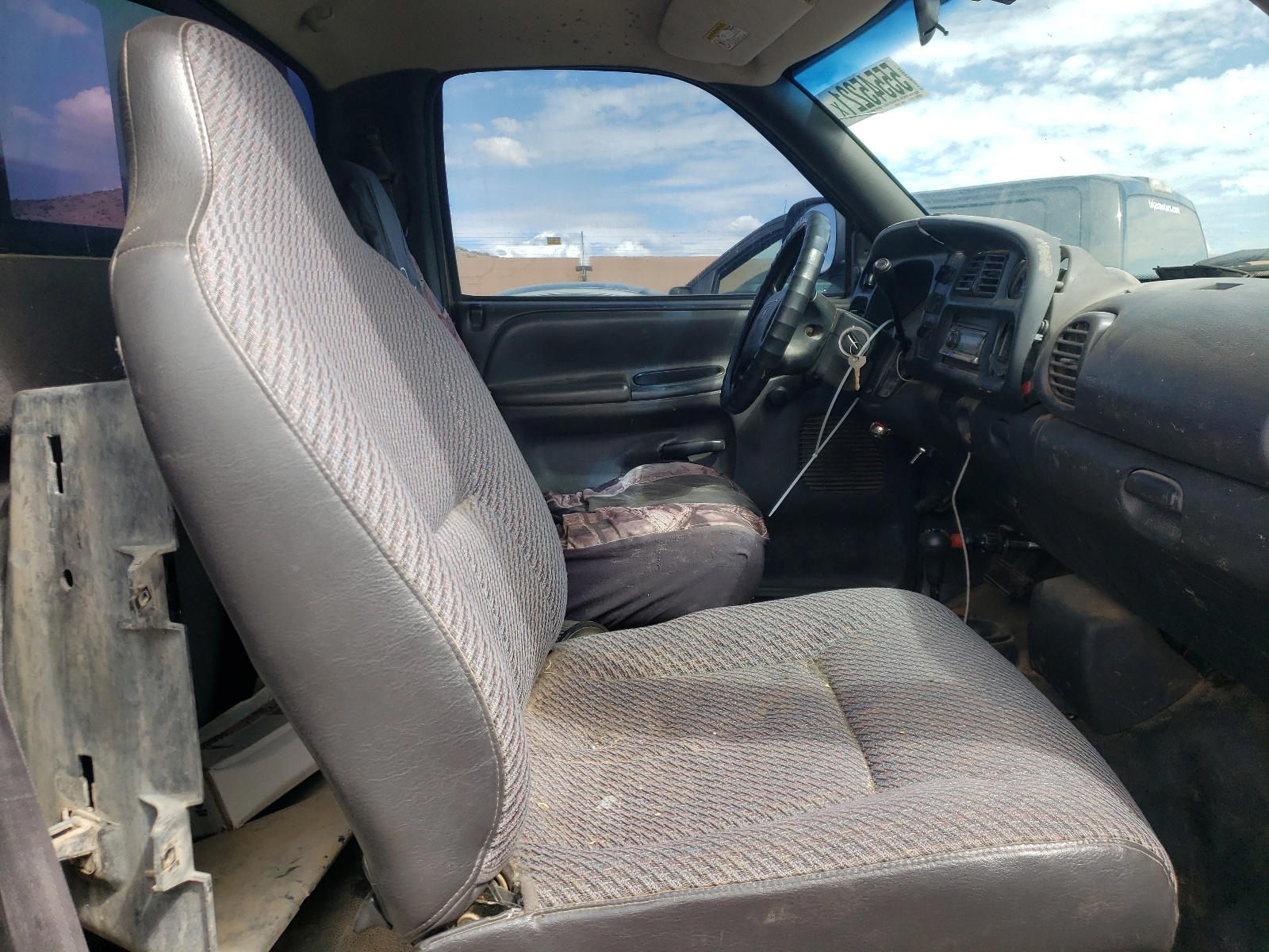 Photo 5 from auction – 2001 DODGE RAM 1500 with VIN 1B7HF16Z51S638151