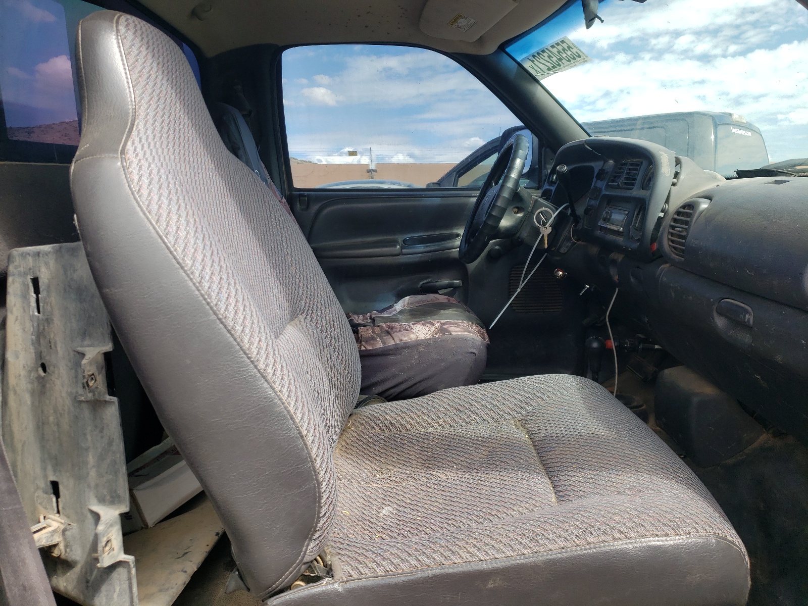 صورة رقم 5 من المزاد - 2001 DODGE RAM 1500 مع VIN 1B7HF16Z51S638151