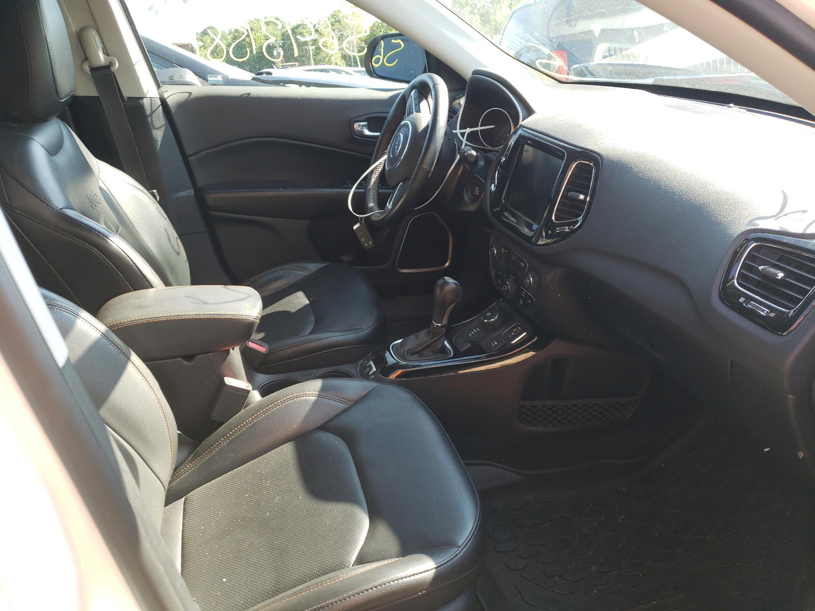 Photo 5 from auction – 2019 JEEP COMPASS LI with VIN 3C4NJDCB7KT639375