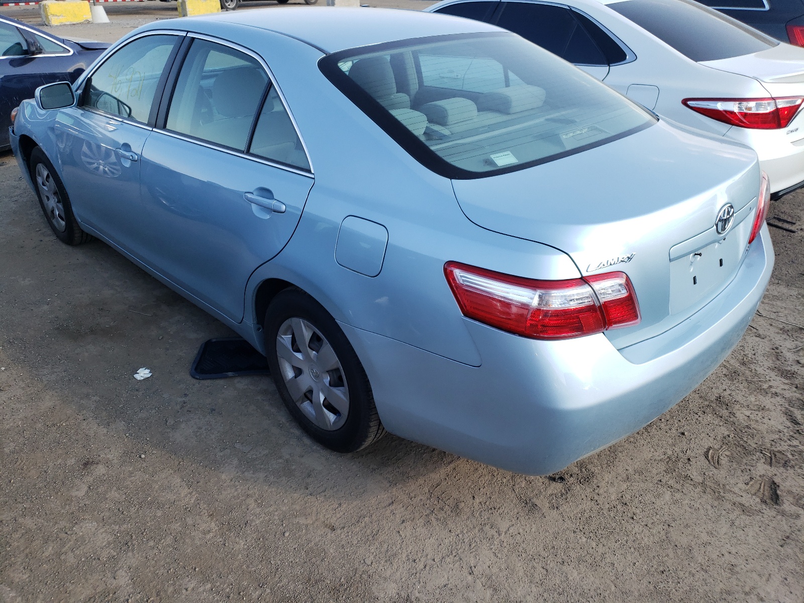 Photo 3 from auction – 2007 TOYOTA CAMRY with VIN 4T1BE46KX7U504001