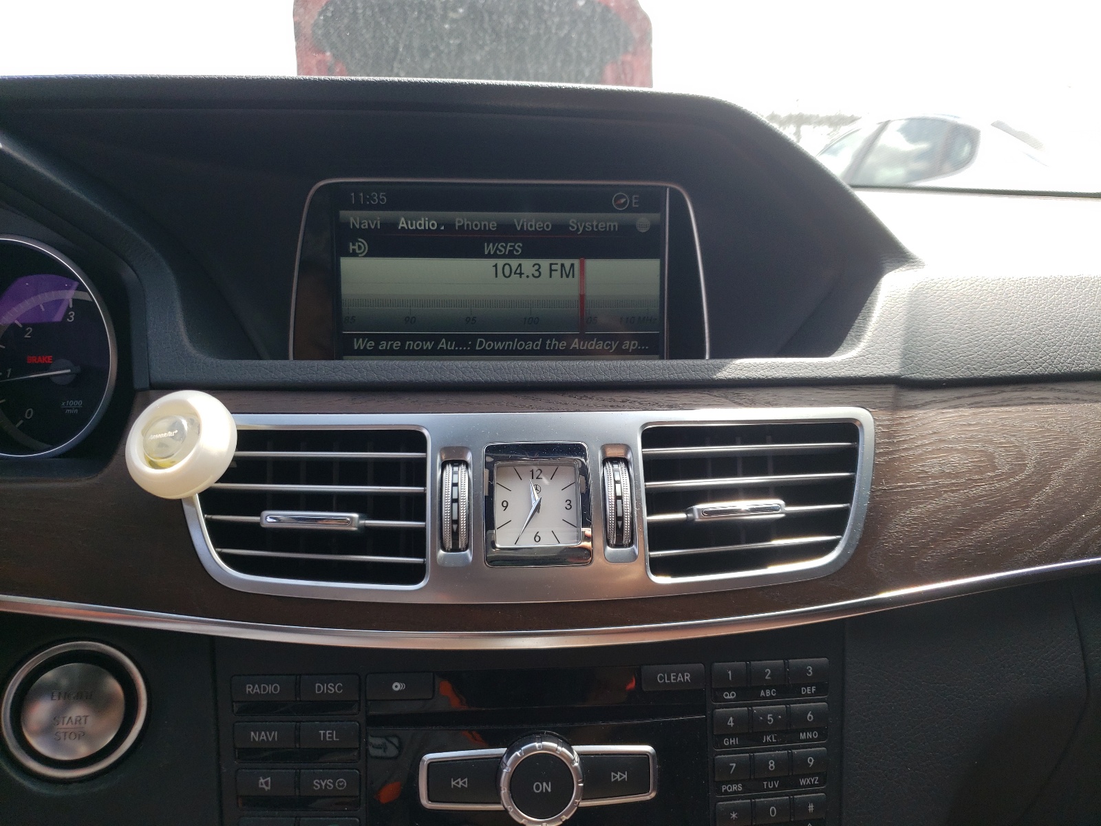 Photo 9 from auction – 2014 MERCEDES-BENZ E 250 BLUE with VIN WDDHF0EB2EA936592