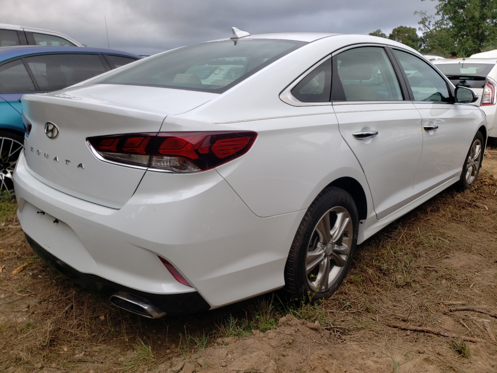 Photo 4 from auction – 2019 HYUNDAI SONATA LIM with VIN 5NPE34AF0KH782927