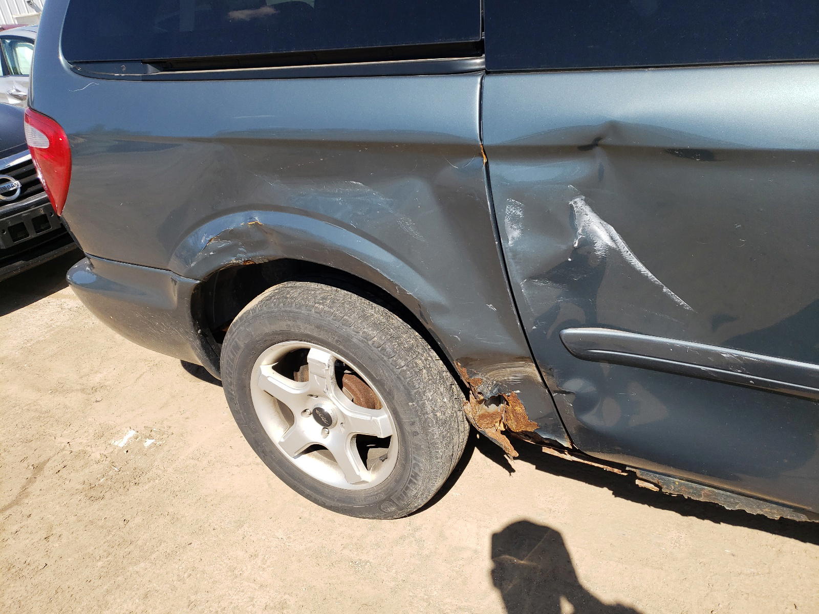 Photo 9 from auction – 2006 DODGE GRAND CARA with VIN 2D4GP44L36R649752