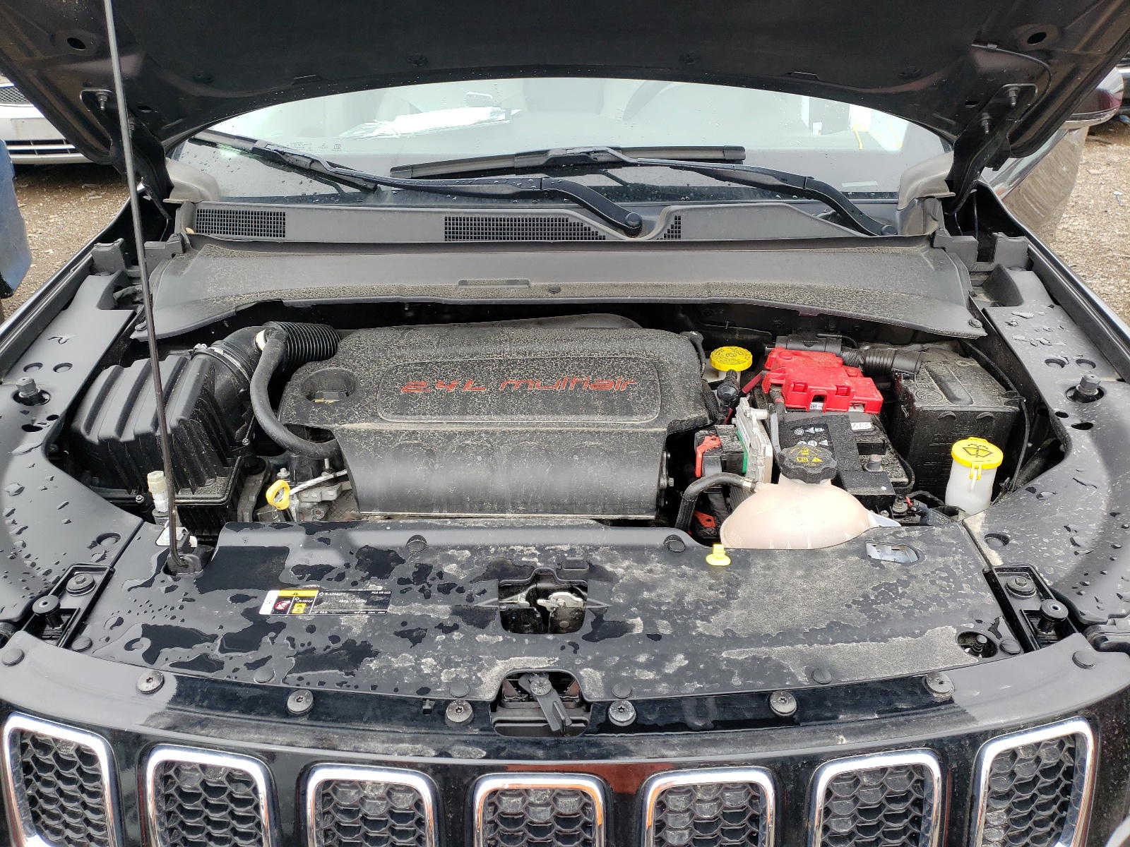 Photo 7 from auction – 2019 JEEP COMPASS LI with VIN 3C4NJDCB7KT673204