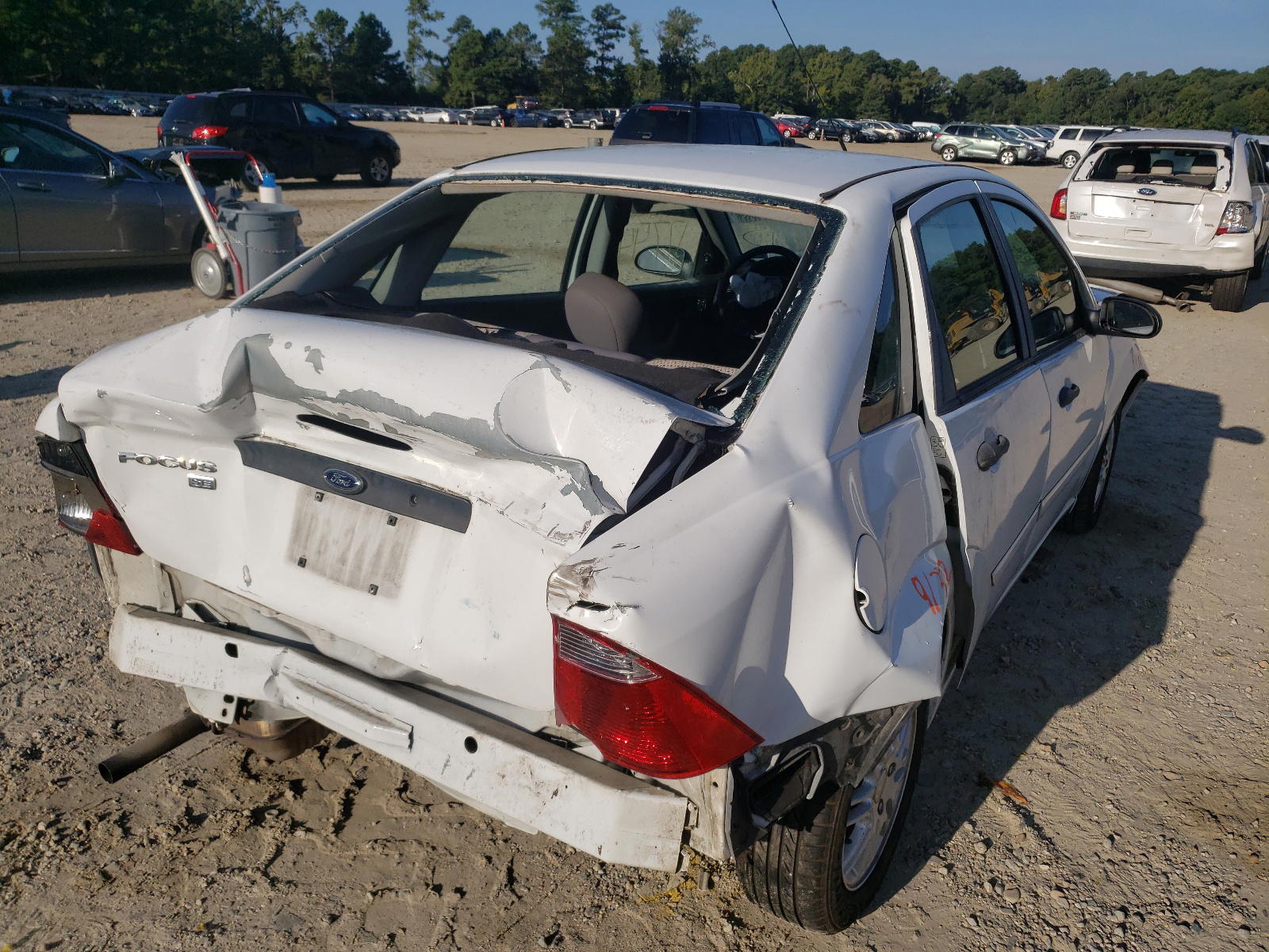Photo 4 from auction – 2007 FORD FOCUS with VIN 1FAFP34N37W186689