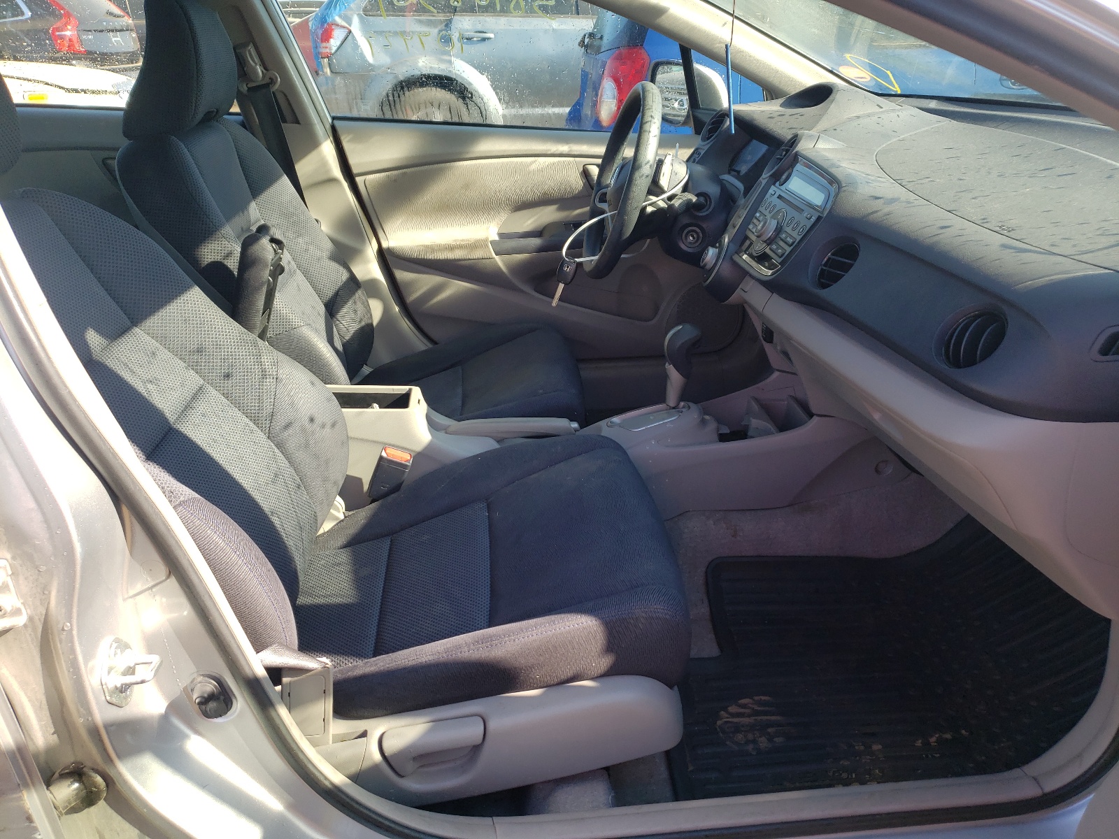 Photo 5 from auction – 2010 HONDA INSIGHT EX with VIN JHMZE2H70AS001790