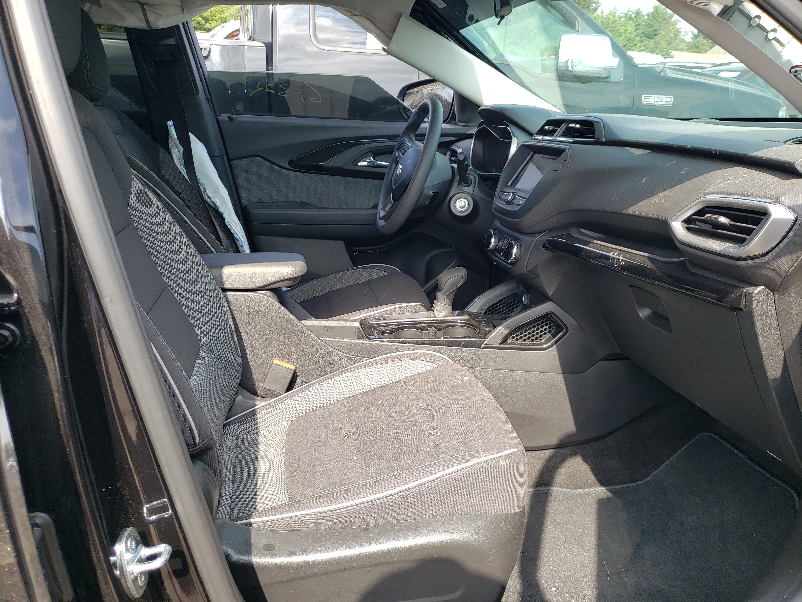 Photo 5 from auction – 2021 CHEVROLET TRAILBLAZE with VIN KL79MMS29MB132148