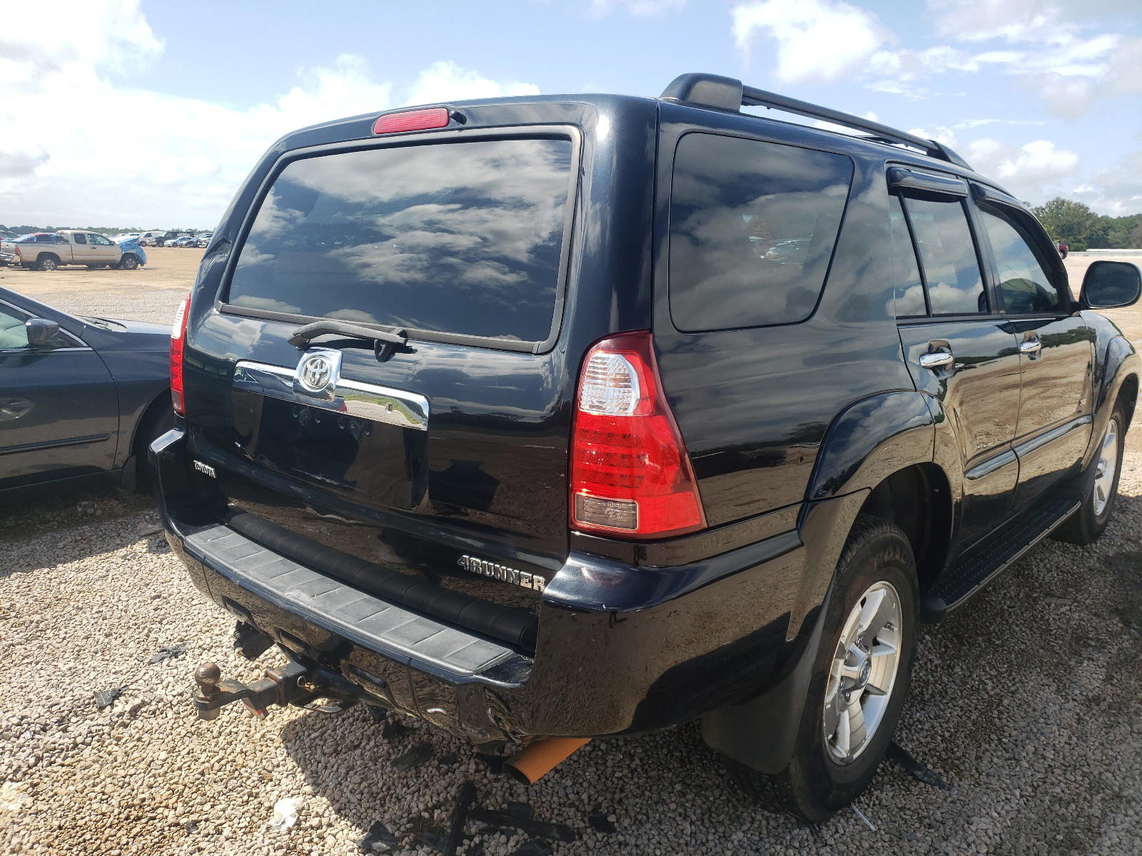 Photo 4 from auction – 2008 TOYOTA 4RUNNER SR with VIN JTEZU14RX8K015451