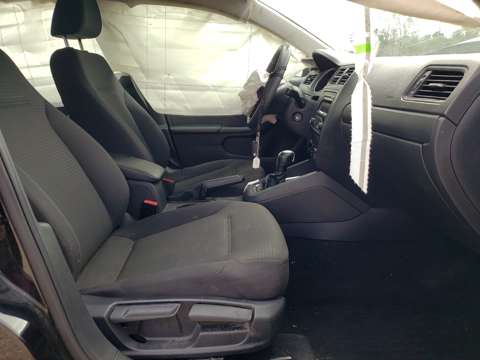 Photo 5 from auction – 2015 VOLKSWAGEN JETTA BASE with VIN 3VW2K7AJ6FM351811