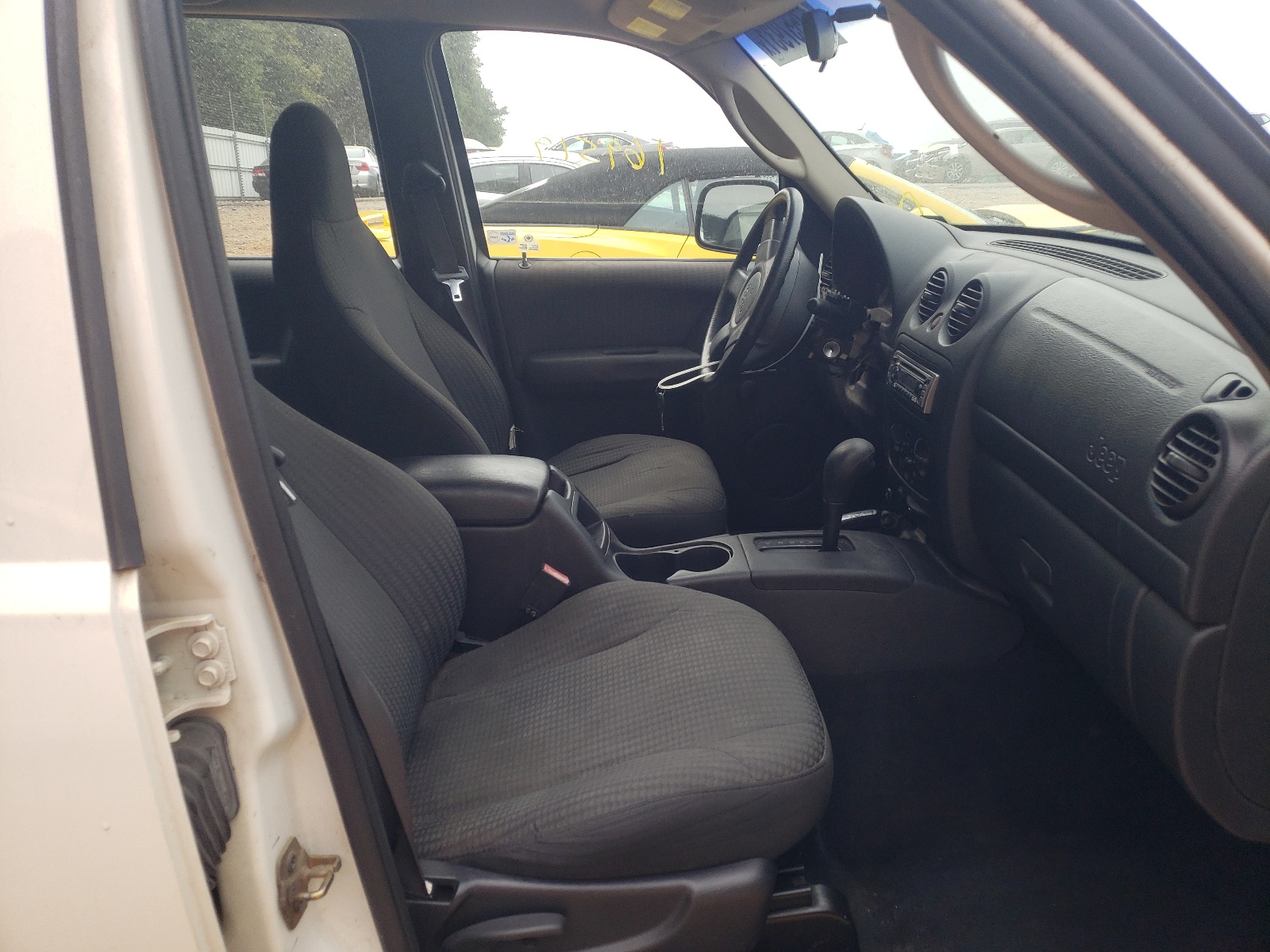 Photo 5 from auction – 2002 JEEP LIBERTY SP with VIN 1J4GL48K02W355537