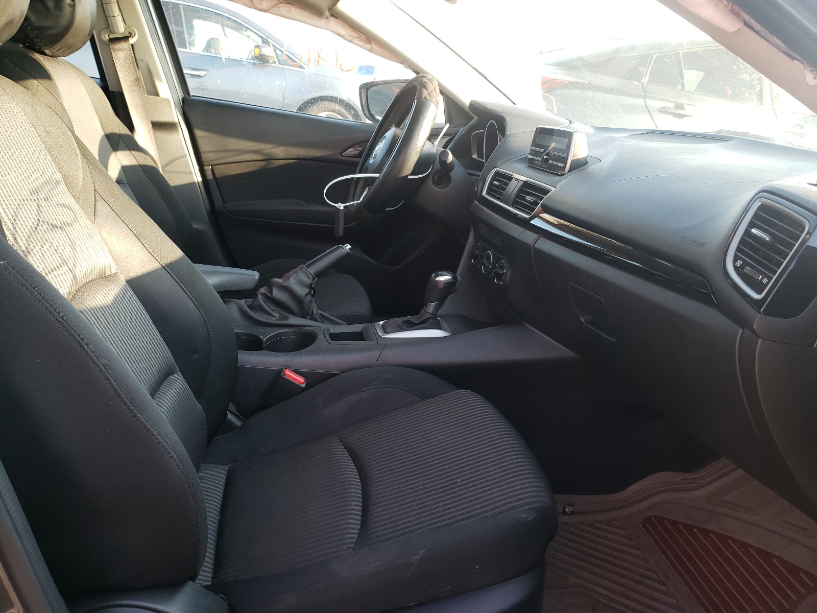 Photo 5 from auction – 2014 MAZDA 3 TOURING with VIN JM1BM1V73E1144023