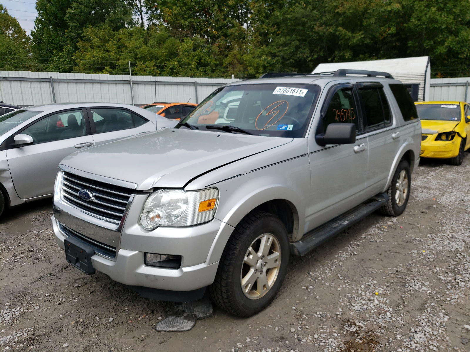 Photo 2 from auction – 2009 FORD EXPLORER X with VIN 1FMEU73E99UA35843