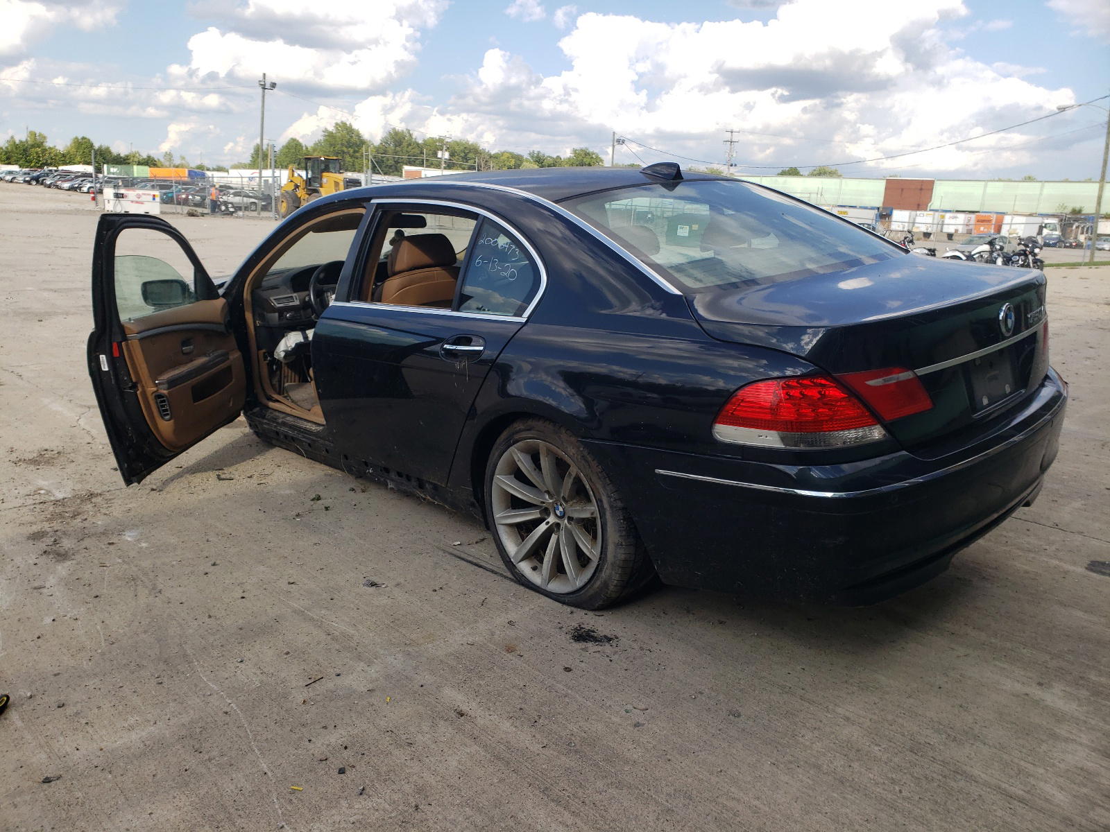 Photo 3 from auction – 2007 BMW 750 with VIN WBAHN83557DT77109