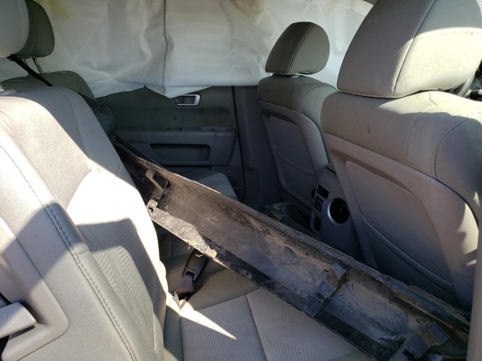 Photo 6 from auction – 2012 HONDA PILOT LX with VIN 5FNYF3H28CB013125
