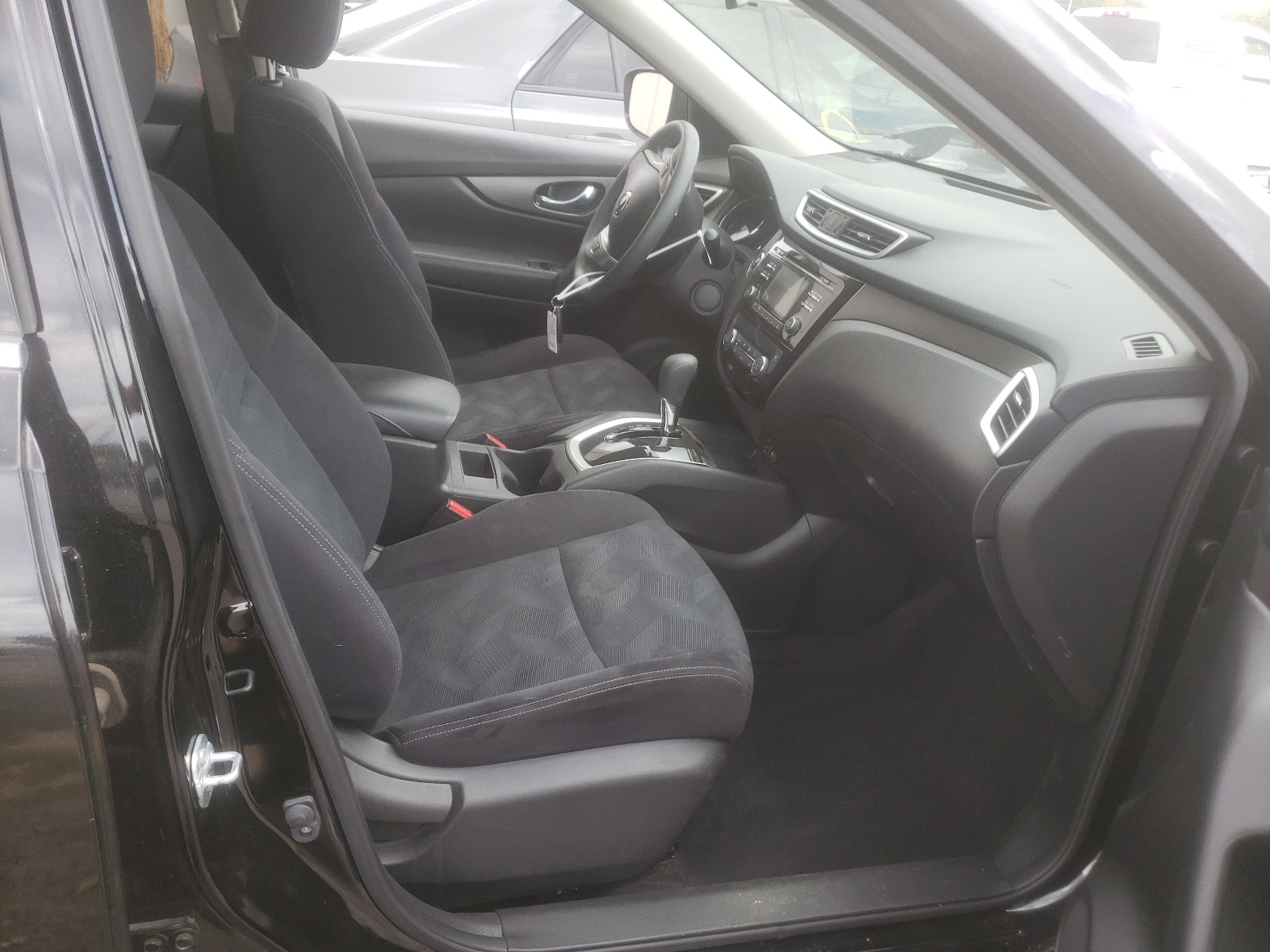 Photo 5 from auction – 2016 NISSAN ROGUE S with VIN JN8AT2MT6GW024391