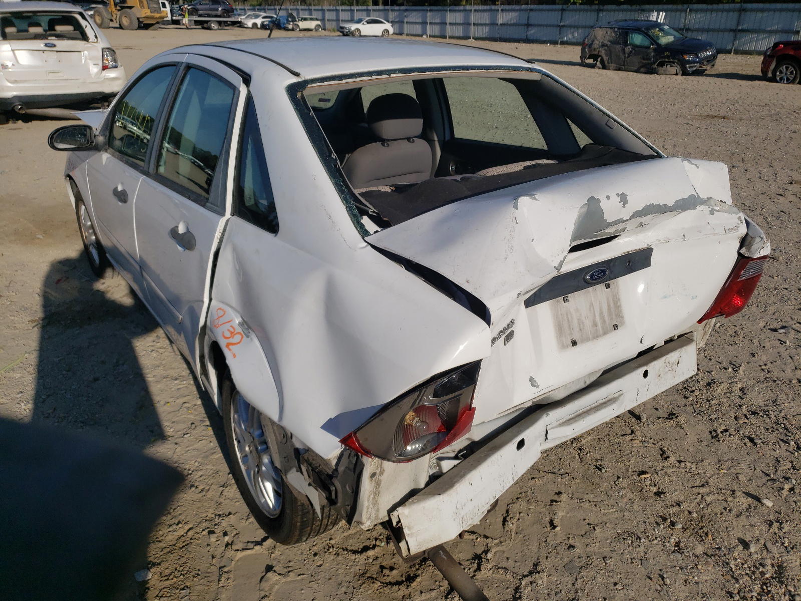 Photo 3 from auction – 2007 FORD FOCUS with VIN 1FAFP34N37W186689