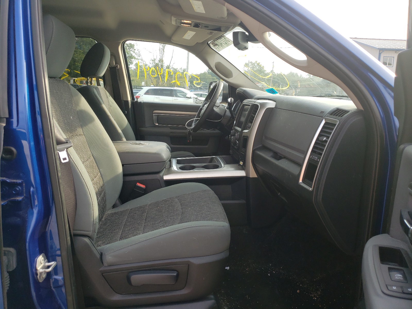 Photo 5 from auction – 2017 RAM 2500 SLT with VIN 3C6UR5DJ2HG531738