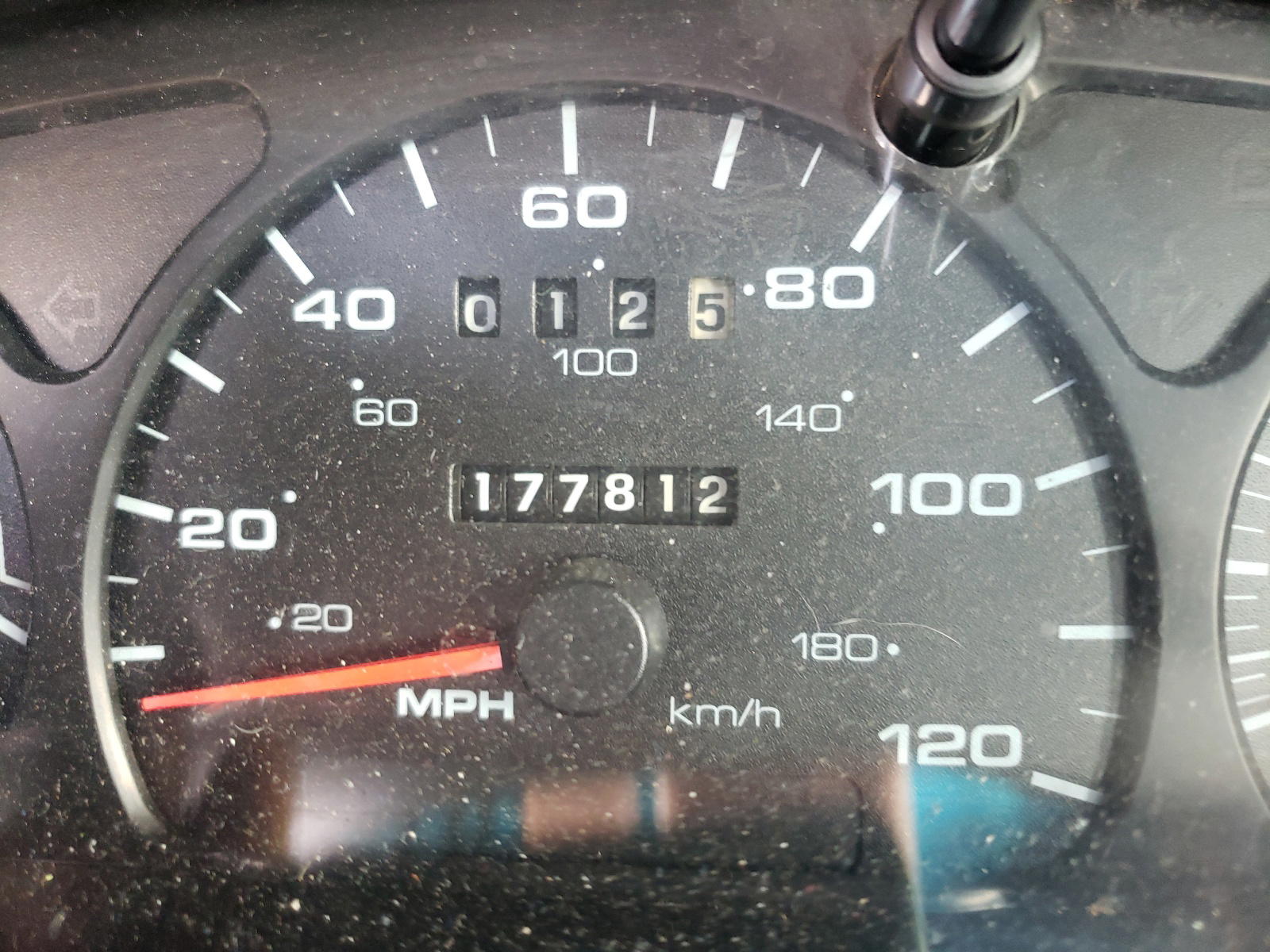 Photo 8 from auction – 2000 FORD TAURUS SES with VIN 1FAFP55S5YA182061