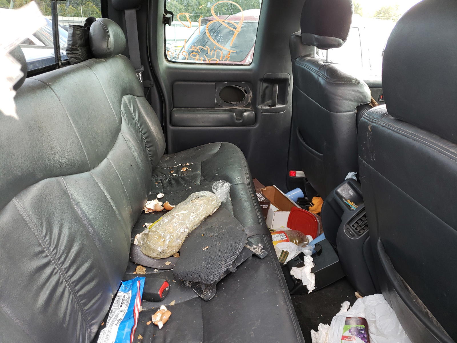 Photo 6 from auction – 2000 CHEVROLET SILVERADO with VIN 2GCEK19T3Y1272710
