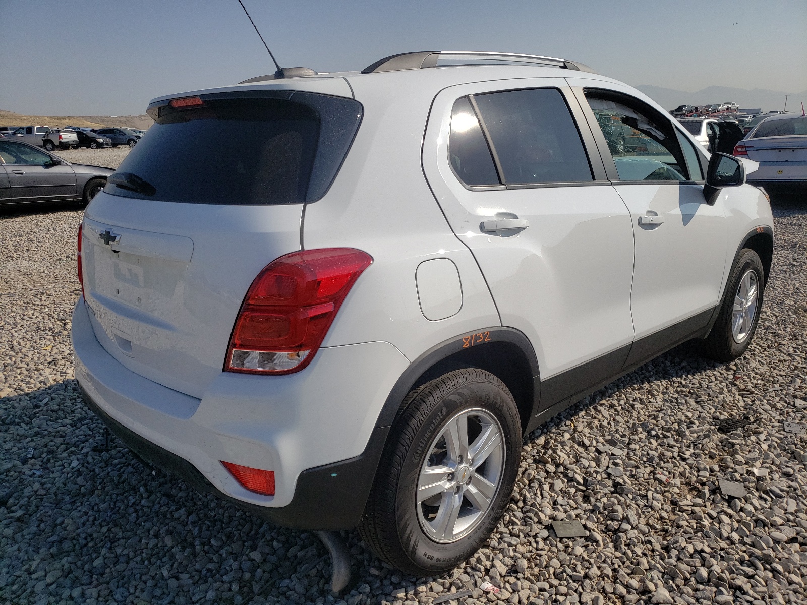 Photo 4 from auction – 2021 CHEVROLET TRAX 1LT with VIN KL7CJPSB6MB345705