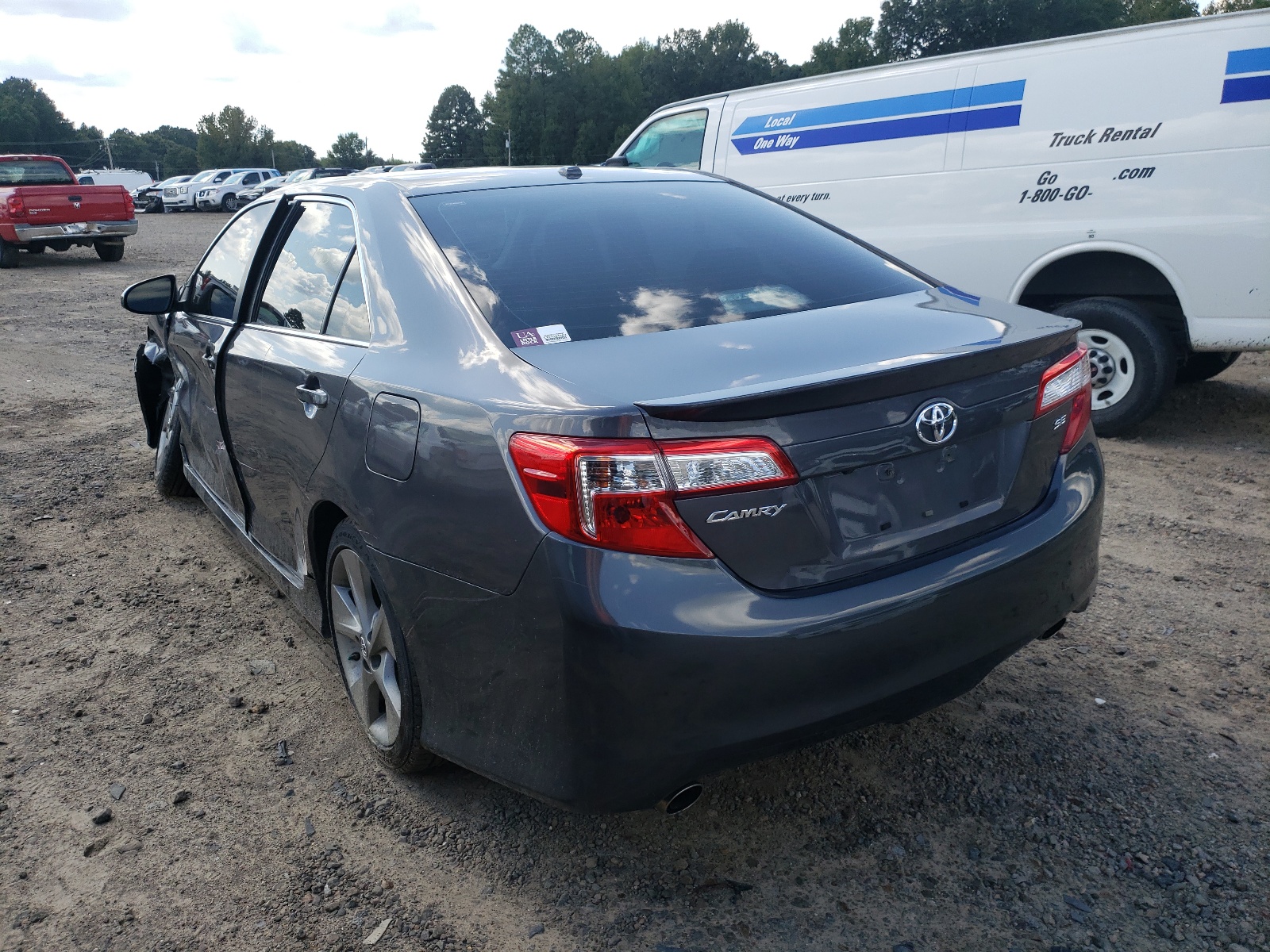 Photo 3 from auction – 2014 TOYOTA CAMRY SE with VIN 4T1BK1FK7EU024857