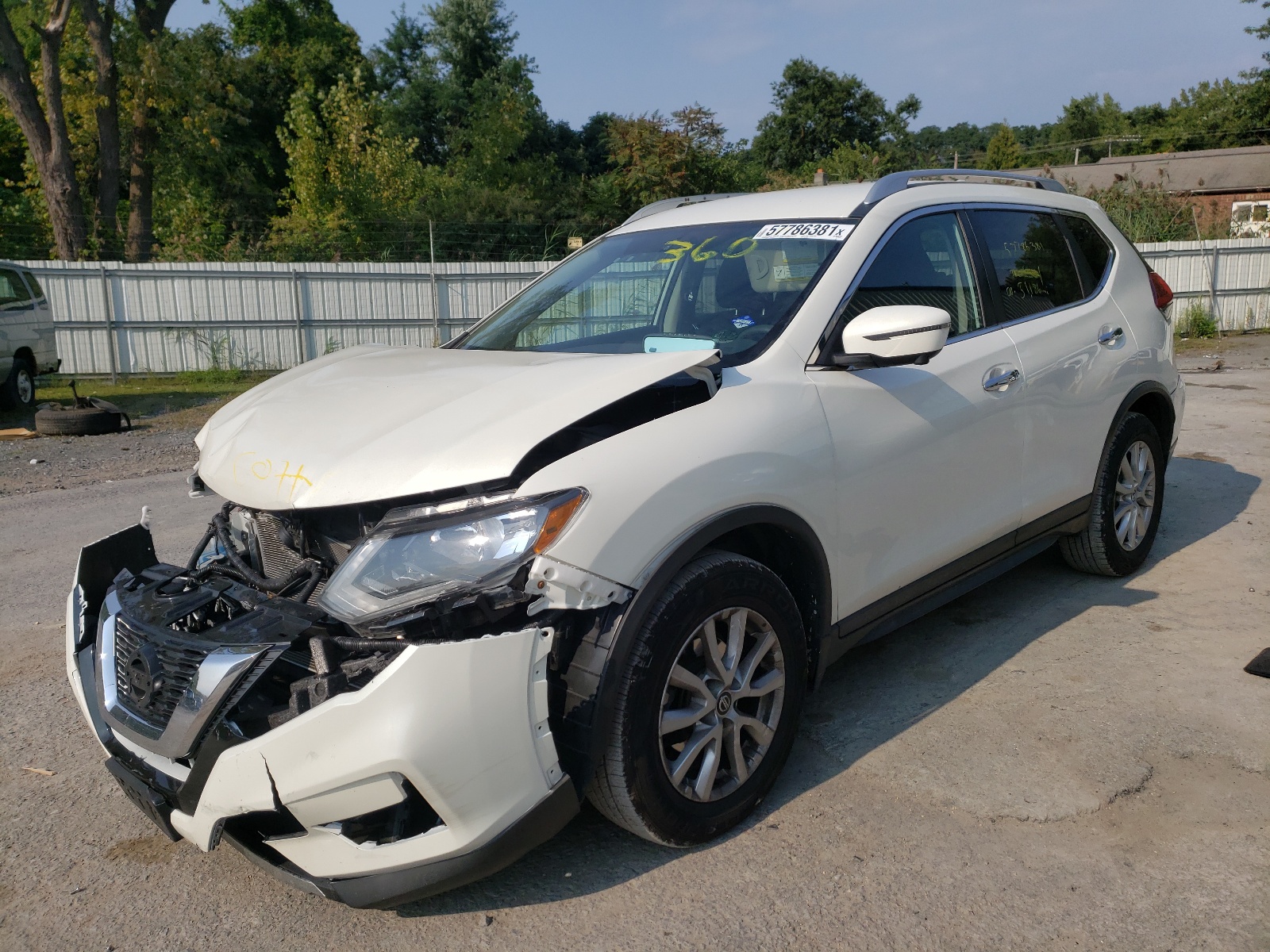 Photo 2 from auction – 2017 NISSAN ROGUE S with VIN KNMAT2MV0HP521039