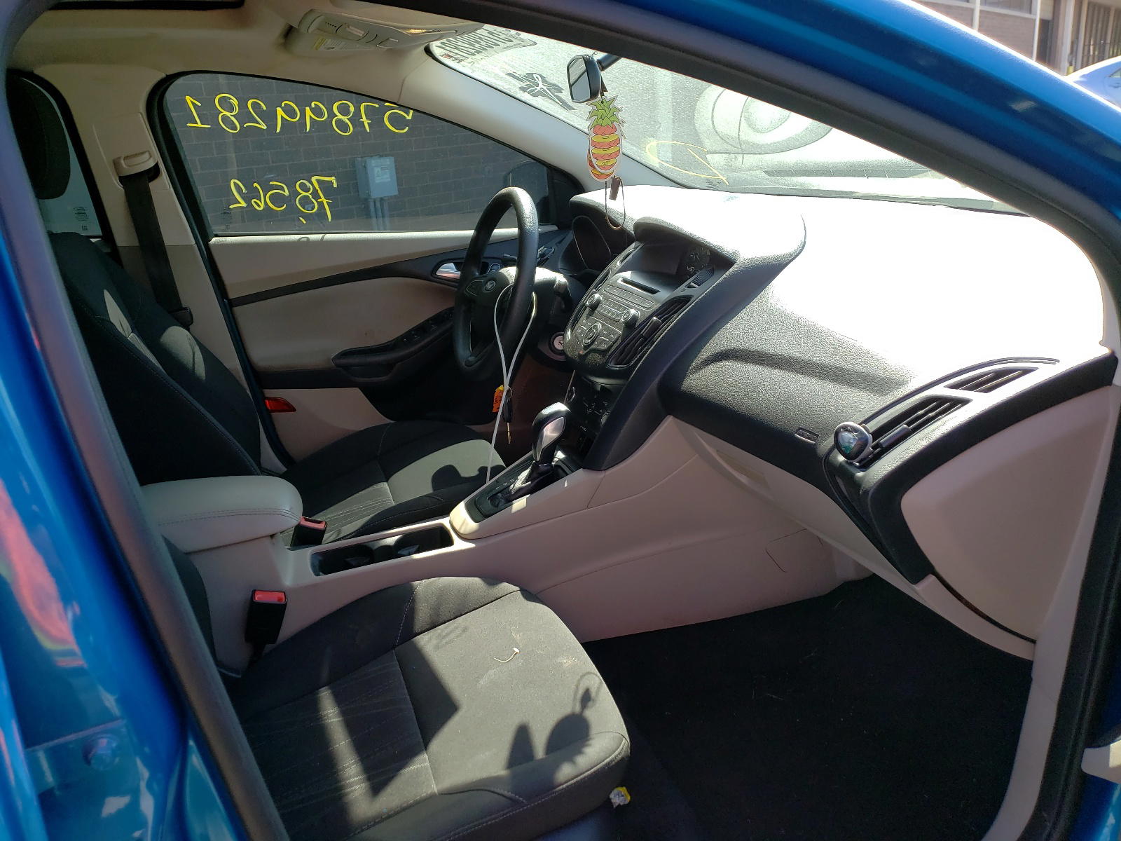 Photo 5 from auction – 2015 FORD FOCUS SE with VIN 1FADP3F29FL262653