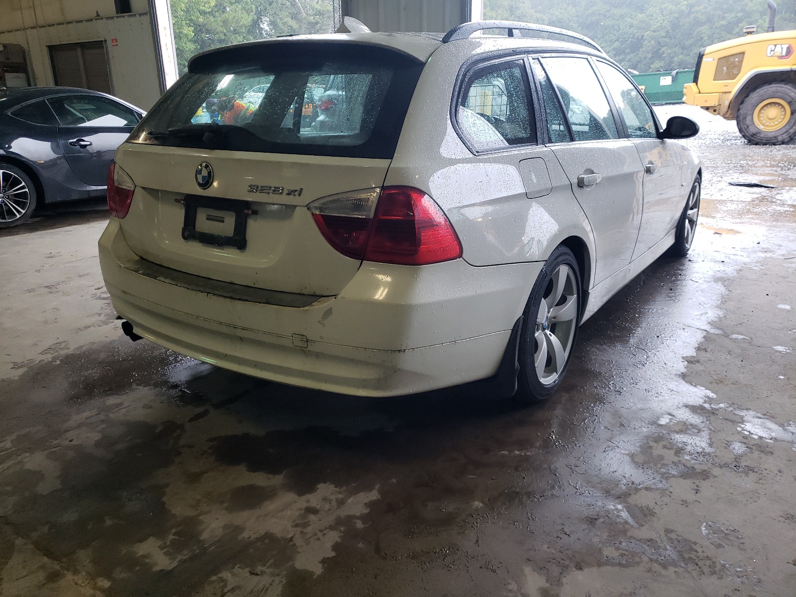 Photo 4 from auction – 2007 BMW 328 XIT with VIN WBAVT73527FZ36154