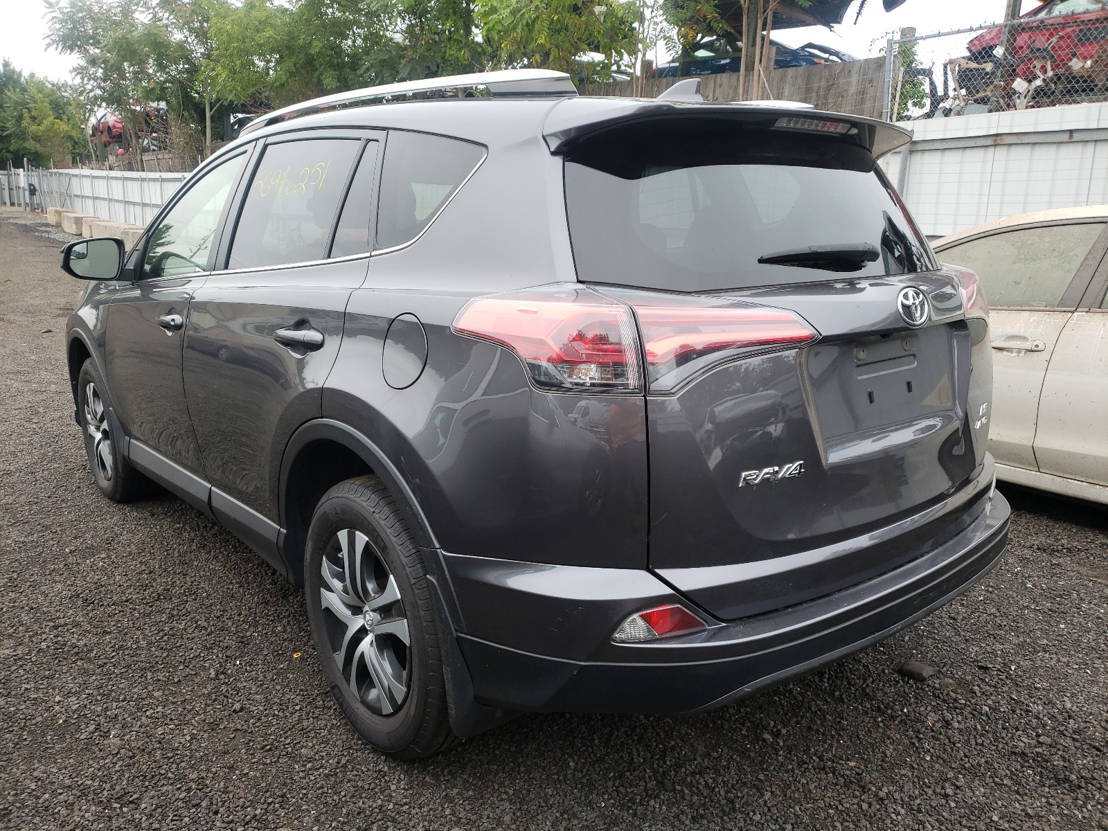 Photo 3 from auction – 2016 TOYOTA RAV4 LE with VIN JTMBFREV9GJ051419