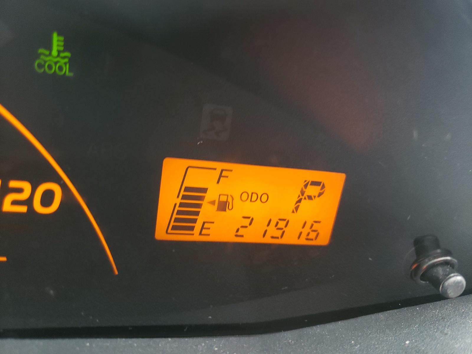 Photo 8 from auction – 2011 TOYOTA YARIS with VIN JTDJT4K32B5326219