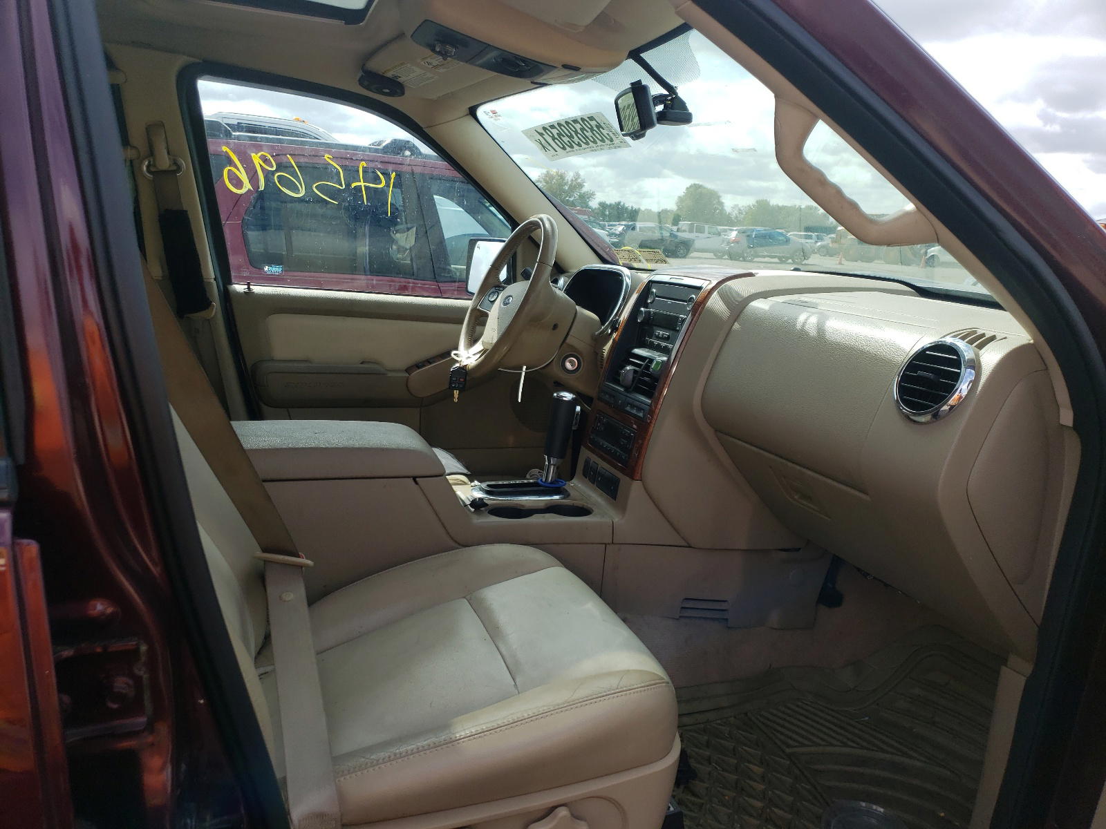Photo 5 from auction – 2008 FORD EXPLORER E with VIN 1FMEU74E28UA87134