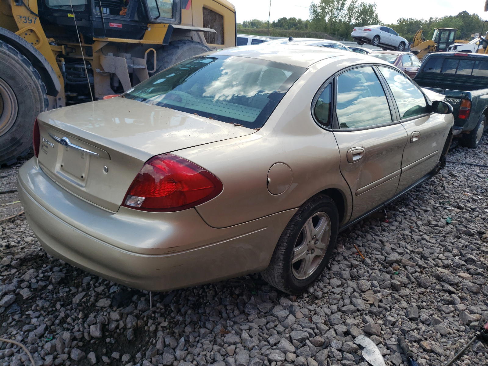 Photo 4 from auction – 2000 FORD TAURUS SEL with VIN 1FAFP56S1YA210940