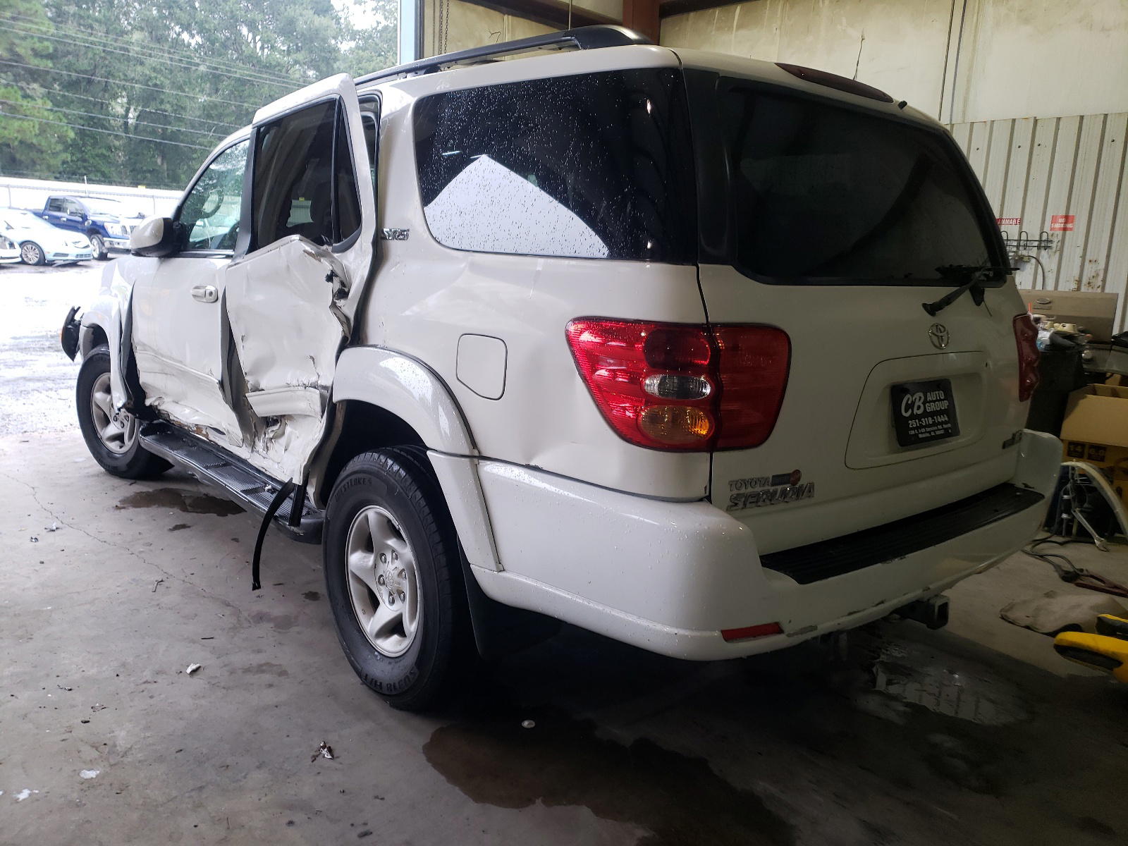 Photo 3 from auction – 2001 TOYOTA SEQUOIA with VIN 5TDZT34A41S050286