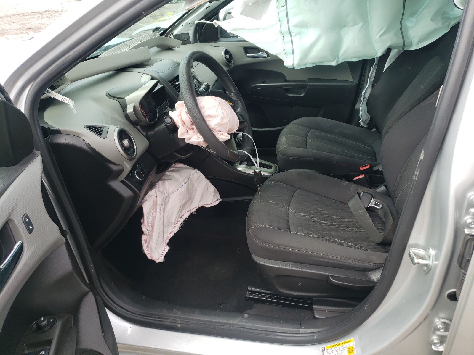 Photo 5 from auction – 2014 CHEVROLET SONIC LT with VIN 1G1JC6SHXE4104036