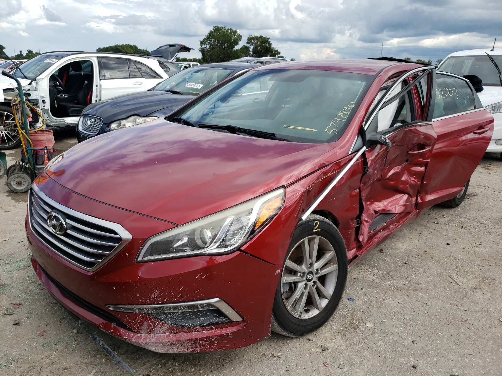 Photo 2 from auction – 2015 HYUNDAI SONATA with VIN 5NPE24AF6FH224265