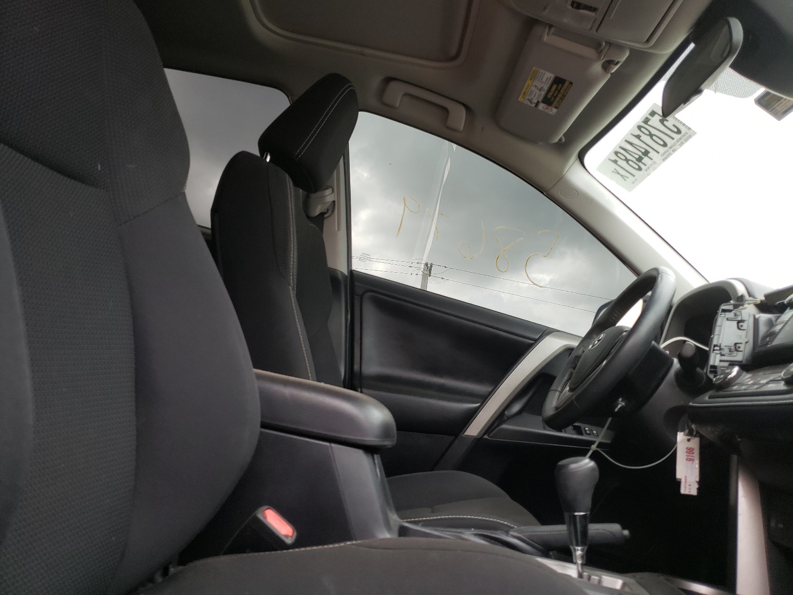 Photo 5 from auction – 2018 TOYOTA RAV4 ADVEN with VIN 2T3WFREV2JW414007