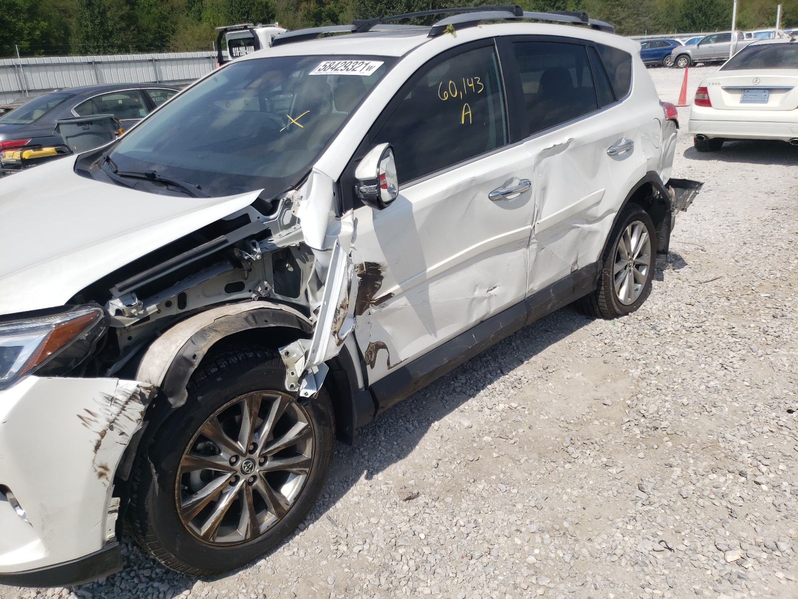 Photo 9 from auction – 2018 TOYOTA RAV4 LIMIT with VIN 2T3YFREV4JW444053