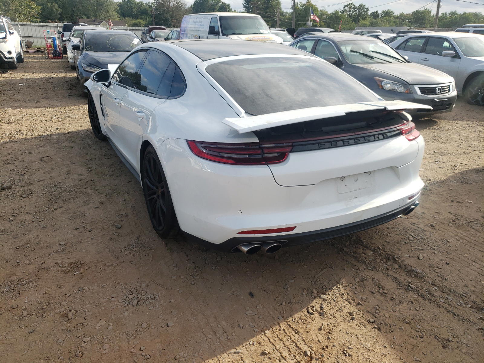 Photo 3 from auction – 2017 PORSCHE PANAMERA T with VIN WP0AF2A74HL153162