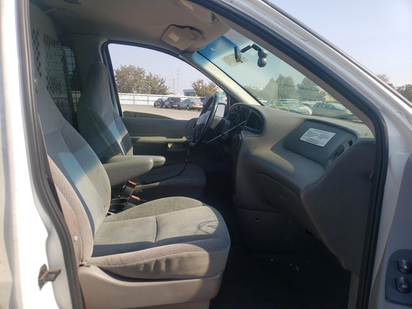 Photo 5 from auction – 2003 FORD WINDSTAR with VIN 2FTZA54453BB42636