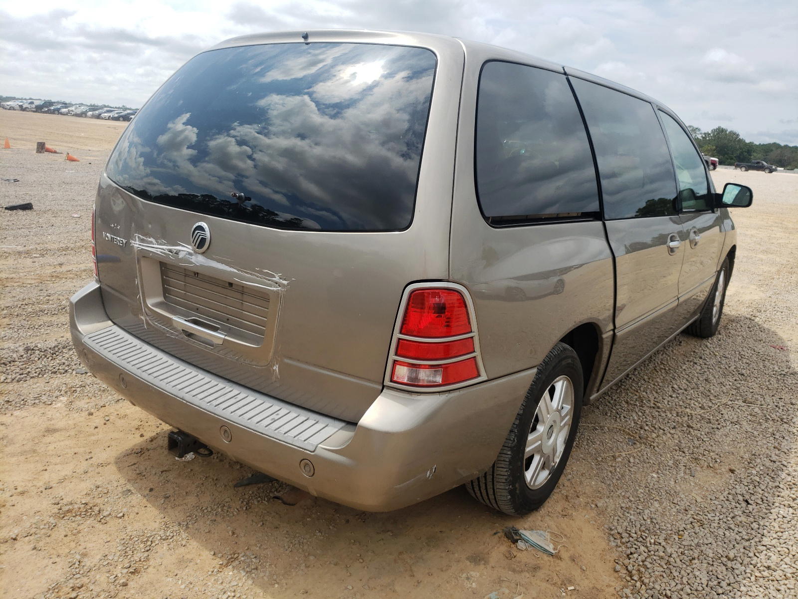 Photo 4 from auction – 2004 MERCURY MONTEREY with VIN 2MRZA20214BJ15564