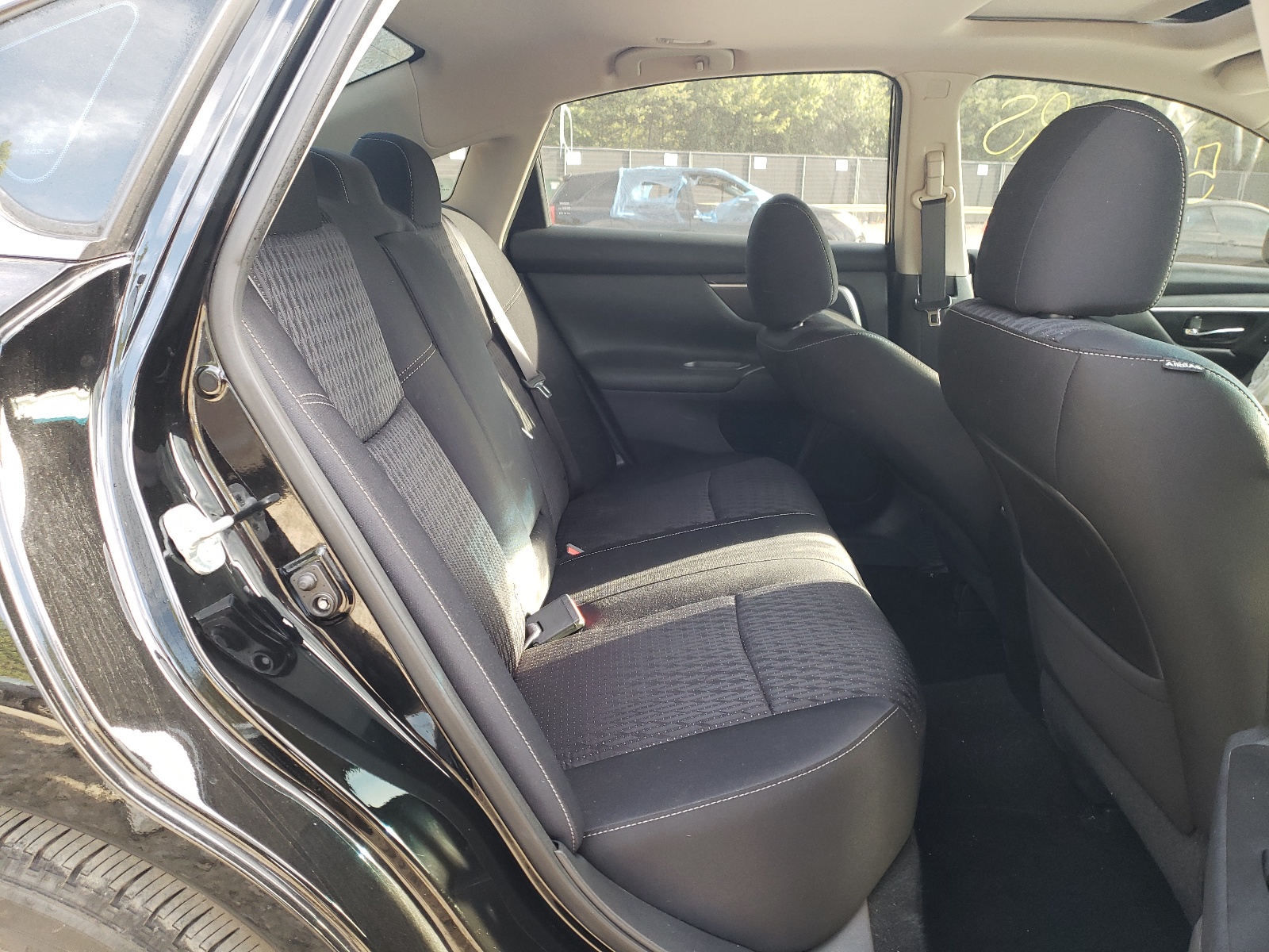 Photo 6 from auction – 2017 NISSAN ALTIMA 2.5 with VIN 1N4AL3AP7HC147800